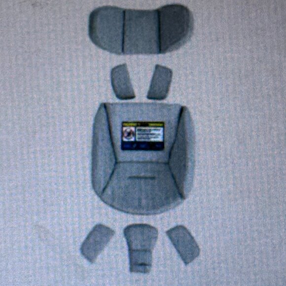 Nuna  infant car seat insert - Picture 1 of 9
